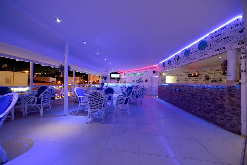 Sky Nova Hotel & Suites Bodrum Exterior photo